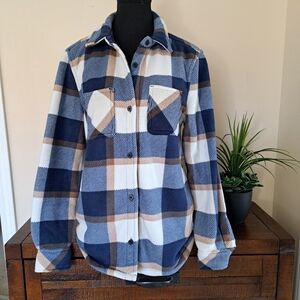 Realtree Plaid Shirt Jacket Women's Small Blue White Tan Shacket Fleece NWT